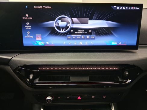 New 2026 BMW 330i Sedan w/ Convenience Package RWD image 24