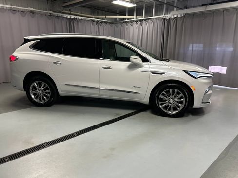 Used 2022 Buick Enclave Avenir FWD image 8