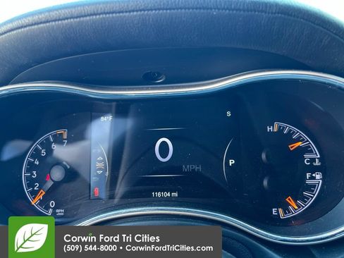 Used 2015 Jeep Grand Cherokee Overland AWD/4WD image 3