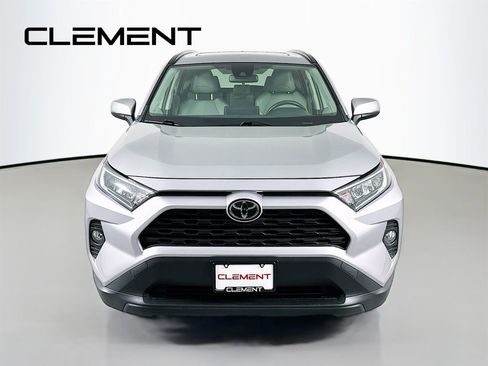 Used 2020 Toyota RAV4 XLE Premium FWD image 3