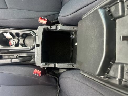 Used 2020 Jeep Wrangler Unlimited Sahara AWD/4WD image 31