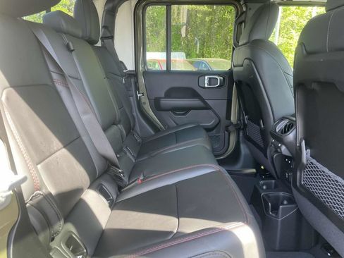 New 2026 Jeep Gladiator Rubicon w/ Steel Power Dome Hood Package AWD/4WD image 17