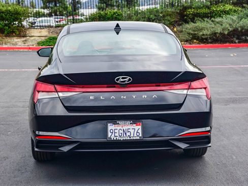 Used 2023 Hyundai Elantra SEL w/ Cargo Package image 6