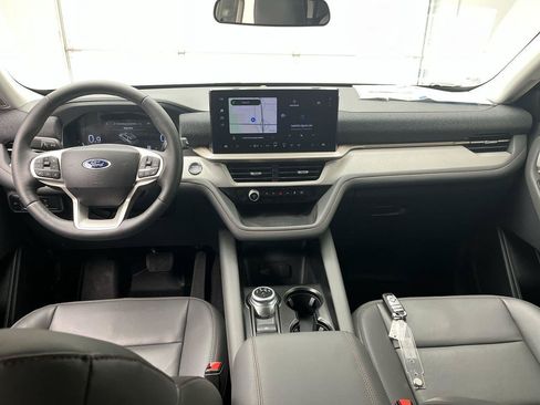 Used 2026 Ford Explorer Active w/ Active Comfort Package AWD/4WD image 4