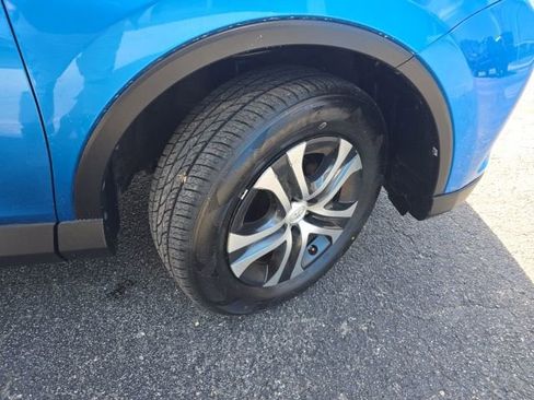 Used 2018 Toyota RAV4 LE image 46