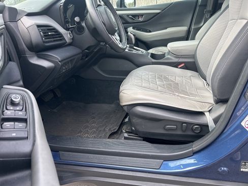 Used 2020 Subaru Outback Premium image 9