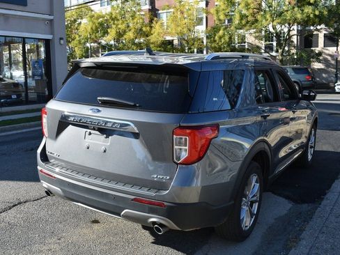 Used 2024 Ford Explorer Limited image 6