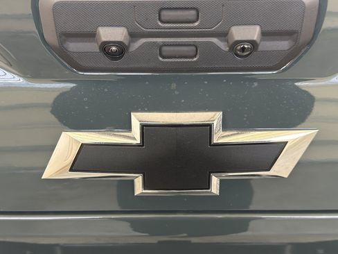 New 2026 Chevrolet Silverado 2500 ZR2 image 8