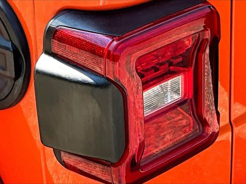 Used 2018 Jeep Wrangler Unlimited Rubicon AWD/4WD image 31