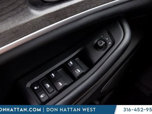 Used 2022 Jeep Grand Cherokee Limited 4xe w/ Luxury Tech Group II AWD/4WD image 12