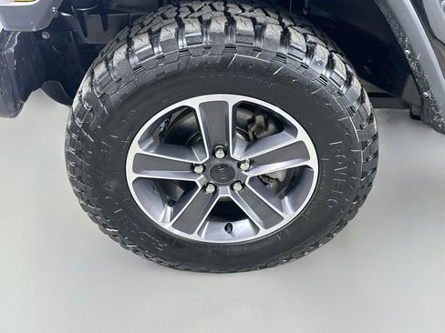 Used 2023 Jeep Wrangler Unlimited Sahara AWD/4WD image 8
