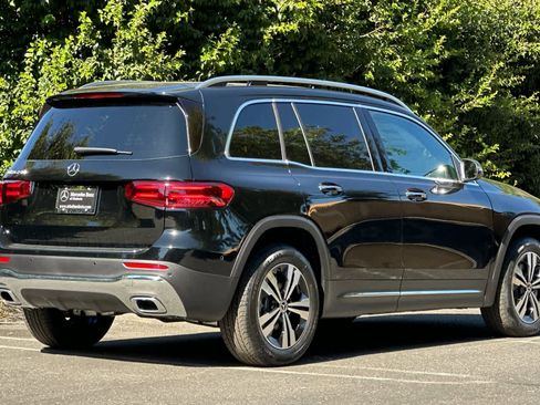 New 2025 Mercedes-Benz GLB 250 image 3