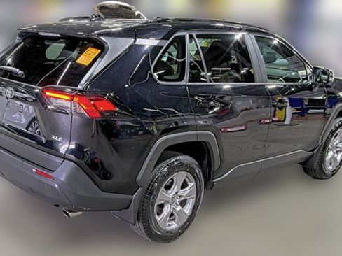 Used 2025 Toyota RAV4 XLE w/ Convenience Package image 6