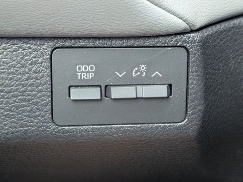 Used 2022 Toyota Avalon Limited w/ Advanced Safety Package FWD image 24