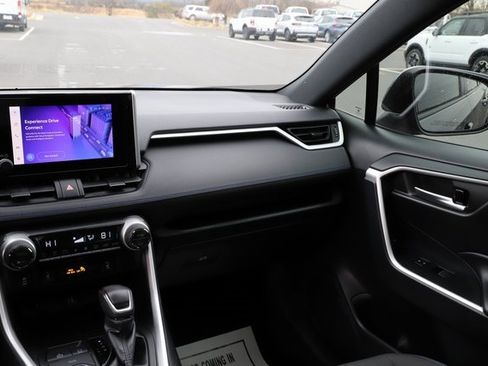 Used 2023 Toyota RAV4 SE image 27