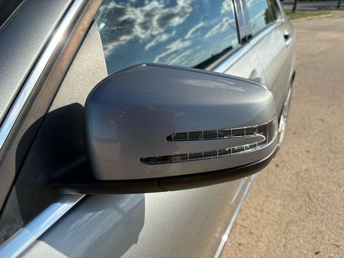 Used 2010 Mercedes-Benz C 300 Sedan image 17