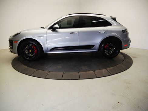 Used 2023 Porsche Macan GTS AWD/4WD image 2