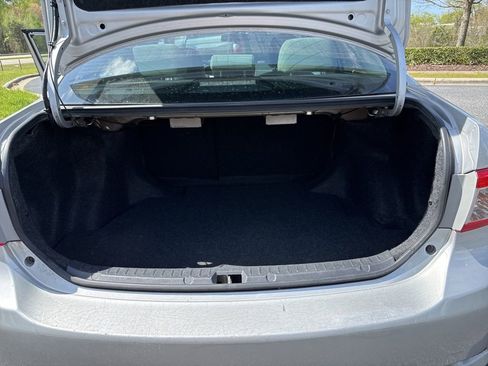 Used 2013 Toyota Corolla LE image 11