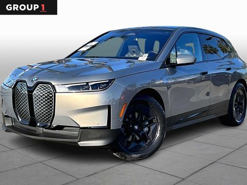 Used 2023 BMW iX xDrive50 image 1