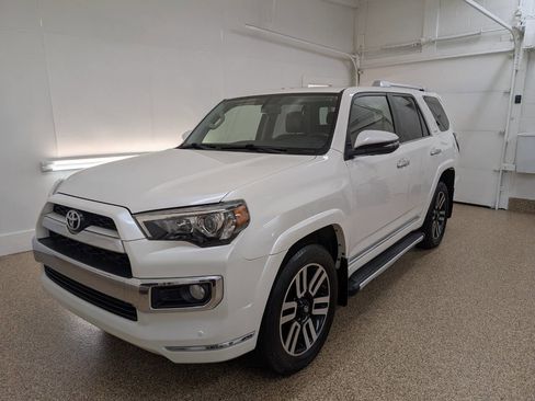 Used 2017 Toyota 4Runner Limited AWD/4WD image 2