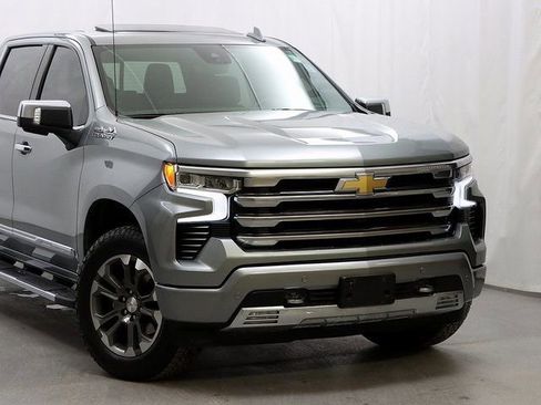 Used 2024 Chevrolet Silverado 1500 High Country w/ Technology Package AWD/4WD image 2
