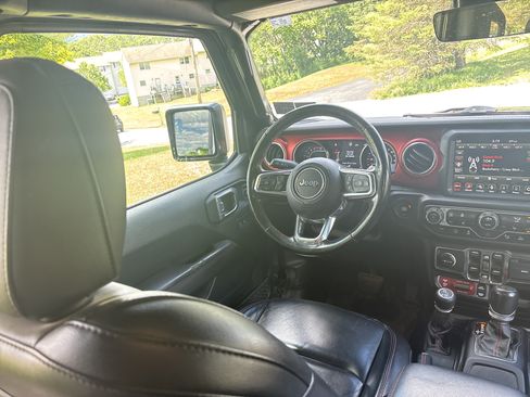 Used 2021 Jeep Wrangler Unlimited Rubicon AWD/4WD image 15