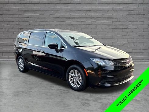 Used 2024 Chrysler Voyager LX FWD image 1