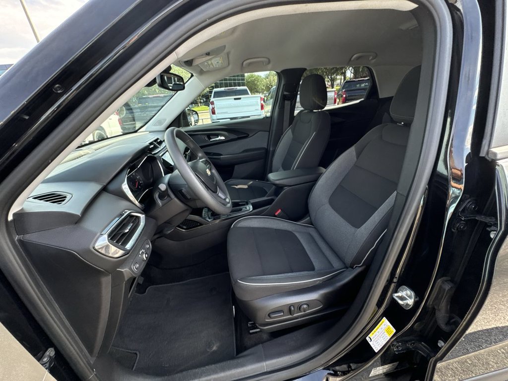 Certified 2021 Chevrolet TrailBlazer LT w/ Convenience Package FWD image 15