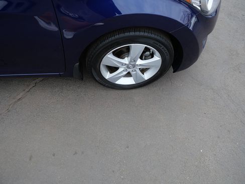 Used 2013 Hyundai Elantra GLS image 30