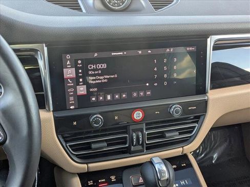 Used 2024 Porsche Macan image 12