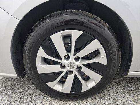 Used 2024 Nissan Altima 2.5 S FWD image 33