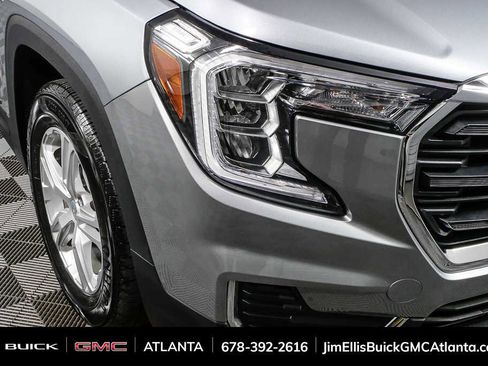 Used 2024 GMC Terrain SLE w/ Driver Convenience Package FWD image 35