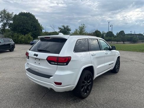 Used 2018 Jeep Grand Cherokee Altitude AWD/4WD image 5