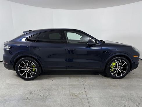 New 2026 Porsche Cayenne S image 8