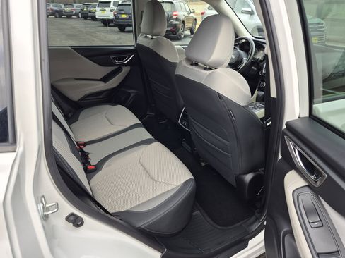 Used 2022 Subaru Forester Premium image 13
