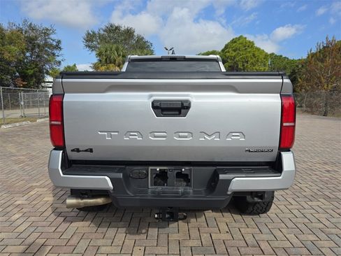 Used 2025 Toyota Tacoma TRD Off-Road image 10