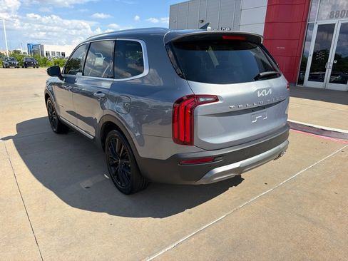 Used 2022 Kia Telluride SX FWD image 3