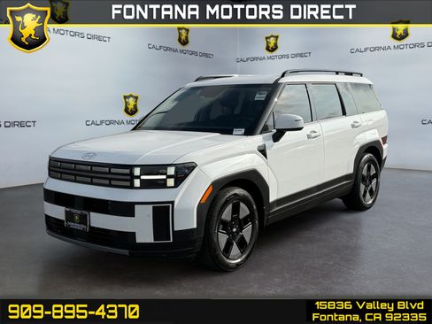 Used 2025 Hyundai Santa Fe SEL FWD image 1