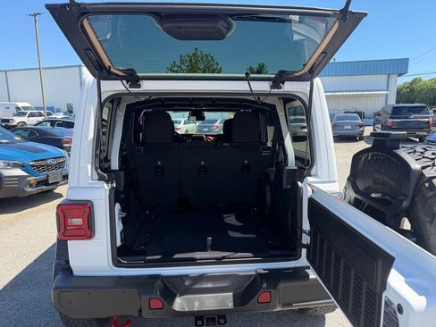 Used 2021 Jeep Wrangler Unlimited Rubicon AWD/4WD image 3