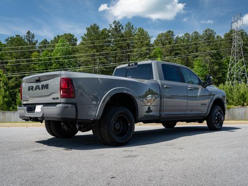 New 2026 RAM 3500 Limited AWD/4WD image 18