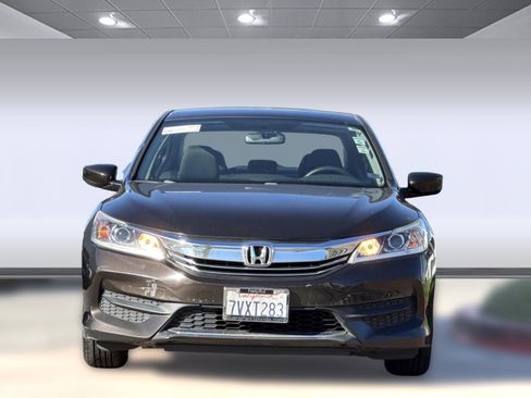 Used 2017 Honda Accord LX image 5