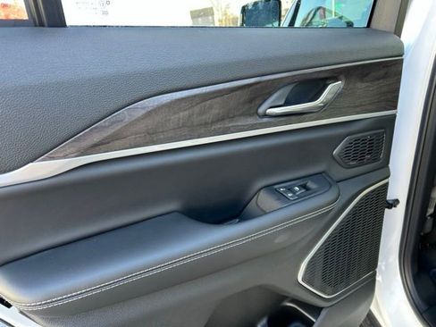 New 2026 Jeep Grand Cherokee Limited AWD/4WD image 19