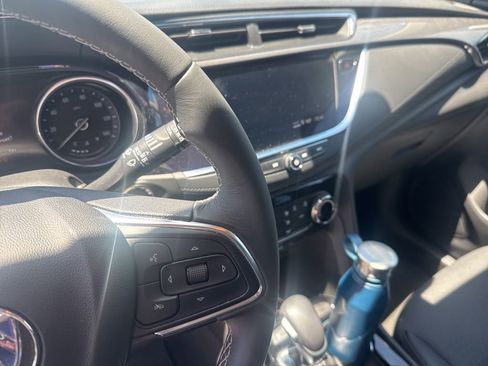 Used 2023 Buick Encore GX Preferred FWD image 18