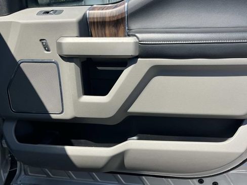 Used 2019 Ford F150 Lariat AWD/4WD image 24