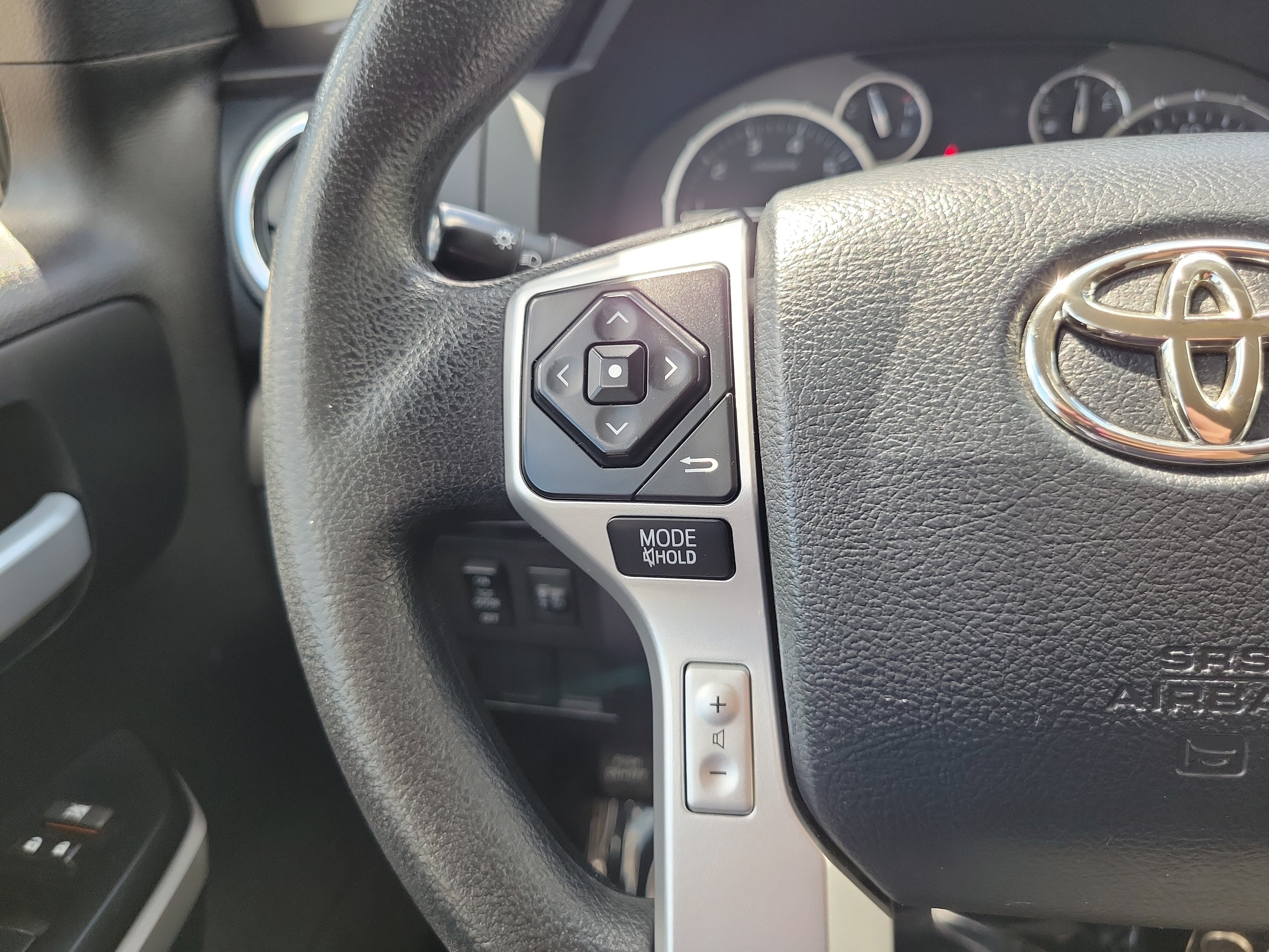 Used 2017 Toyota Tundra SR5 w/ SR5 Upgrade Package RWD image 17