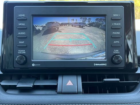 Used 2021 Toyota RAV4 LE image 29