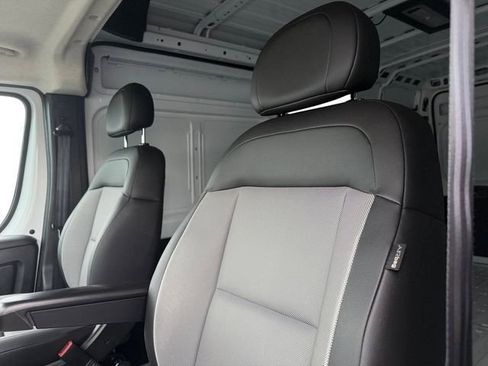 Used 2026 RAM ProMaster 2500 w/ Convenience Group FWD image 16