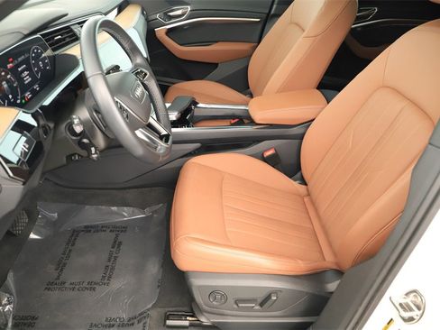 Used 2024 Audi Q8 e-tron Premium Plus image 24