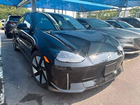 Used 2023 Hyundai Ioniq 6 SE RWD image 1
