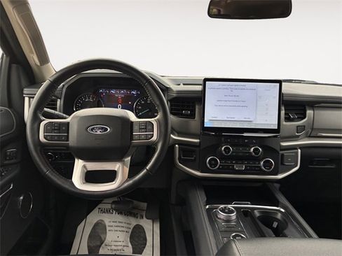 Used 2024 Ford Expedition XLT image 12